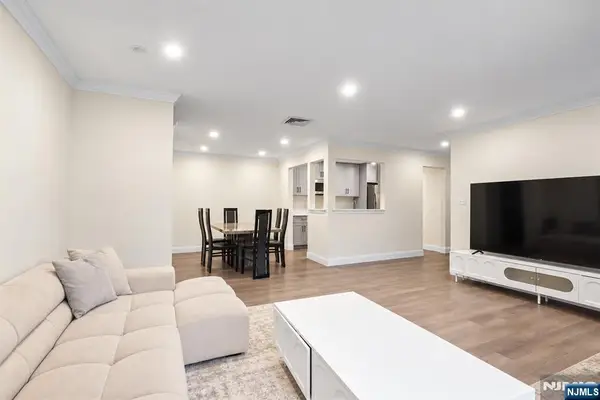 100 Crown Court 461, Edgewater, NJ 07020
