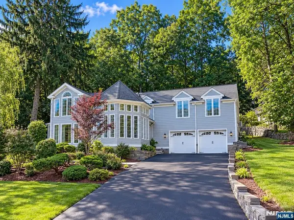 35 Sunny Hill Road, Rockaway Township, NJ 07801