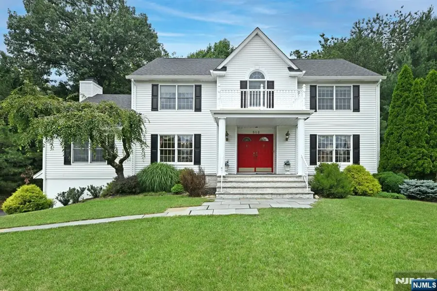 513 Lydia Lane, Wyckoff, NJ 07481 - #3