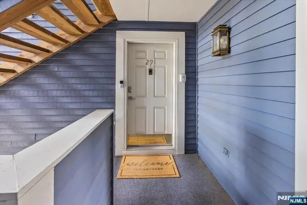 291 Coventry Court, Ramsey, NJ 07446