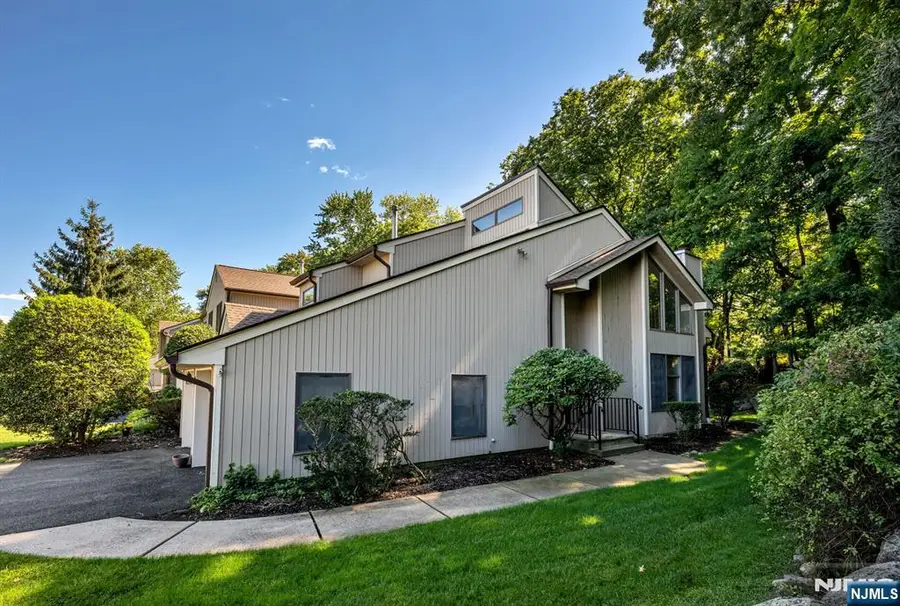 15 Bentley Drive, Franklin Lakes, NJ 07417 - #2