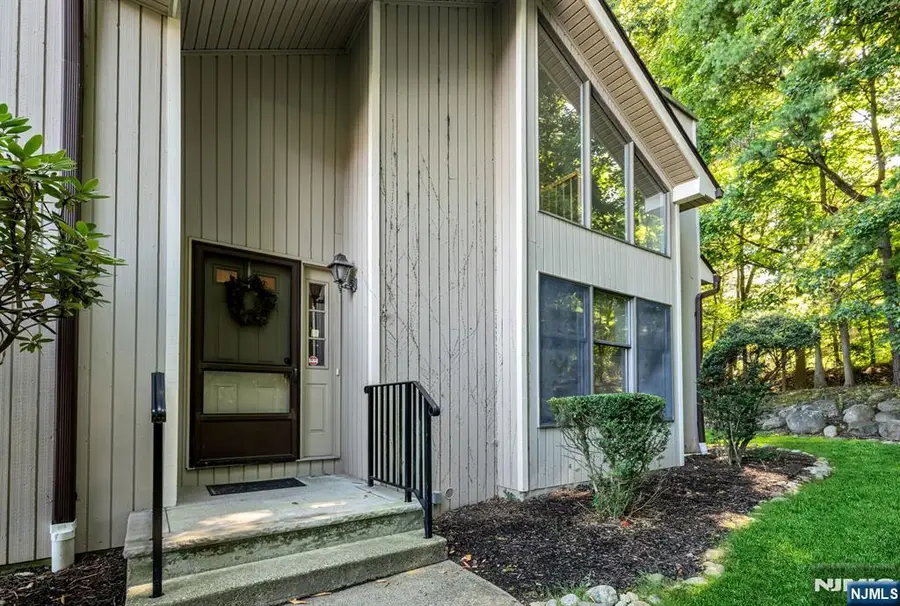 15 Bentley Drive, Franklin Lakes, NJ 07417 - #3