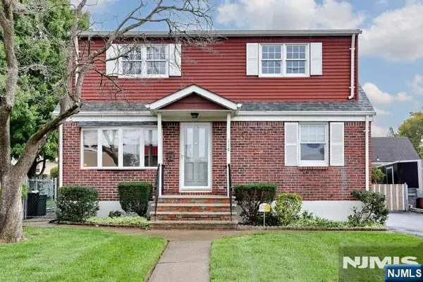 118 Gilbert Avenue, Elmwood Park, NJ 07407