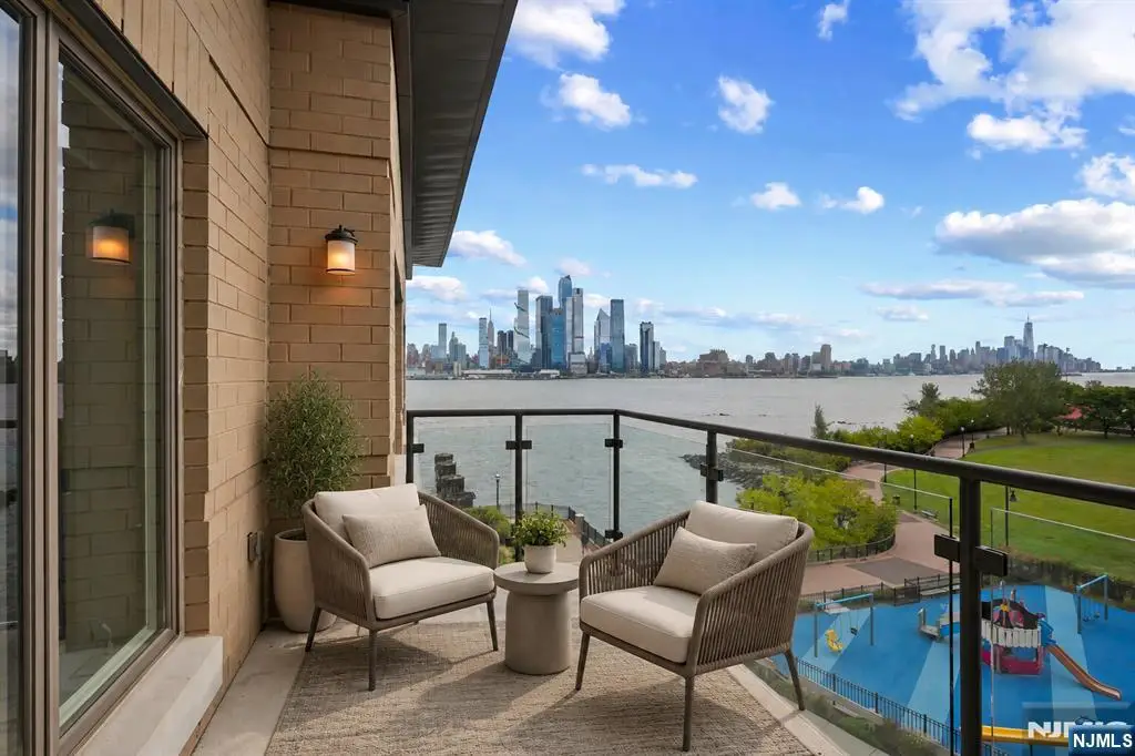 150 Henley Place 404, Weehawken, NJ 07086 - #1