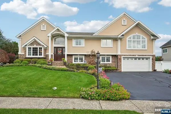 22 Allen Drive, Wayne, NJ 07470