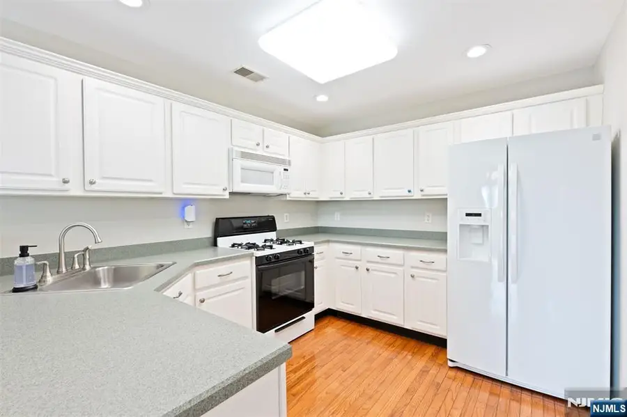1030 Robin Court 700, Green Brook, NJ 08812 - #3