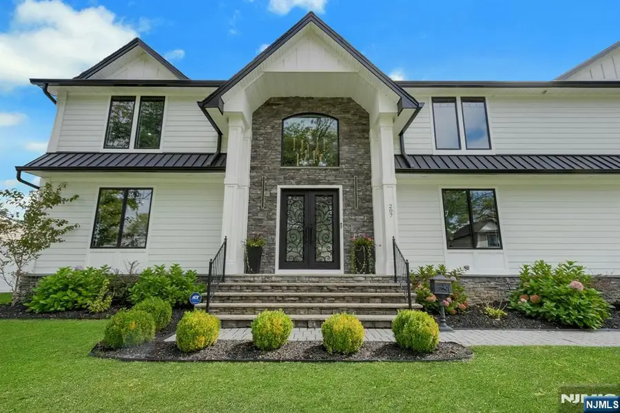 207 Wilsey Court, Paramus, NJ 07652 - #3