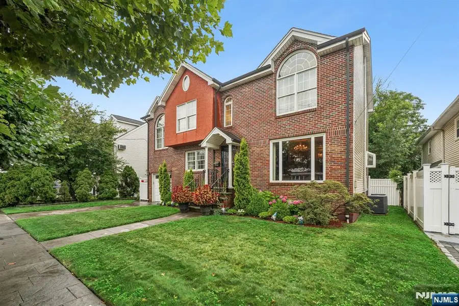 18 Gail Place, Secaucus, NJ 07094 - #2