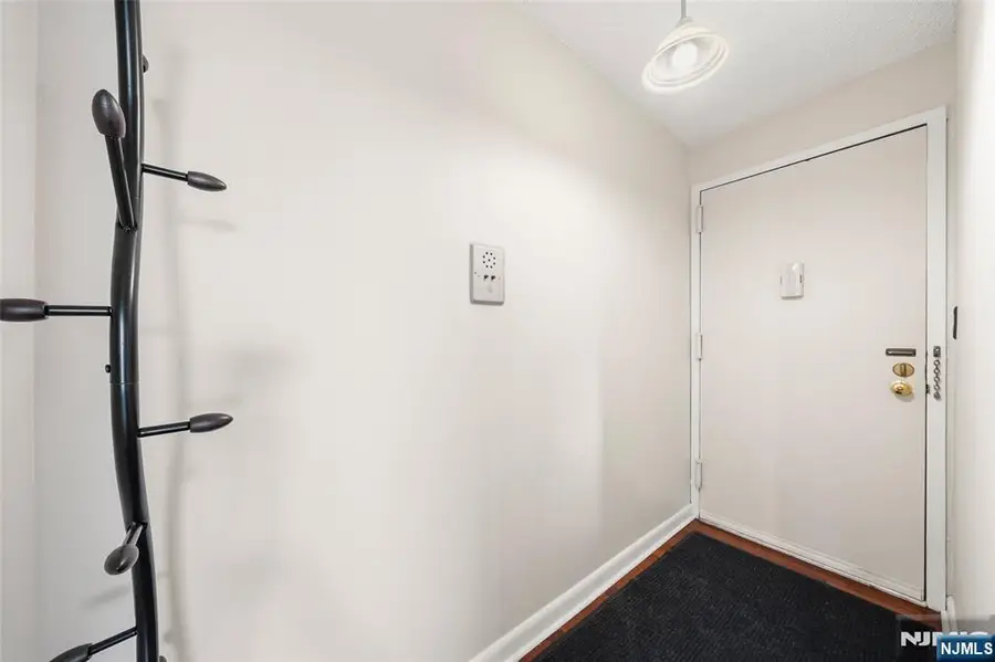 277 Prospect Avenue 6B, Hackensack, NJ 07601 - #2