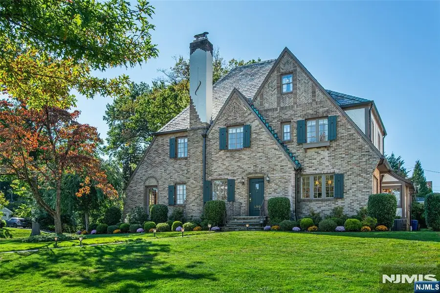 496 Ridgewood Avenue, Glen Ridge, NJ 07028 - #2