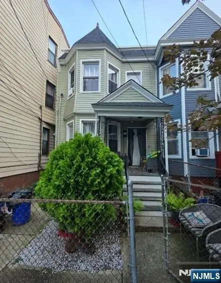 825 Ridge Street, Newark, NJ 07104