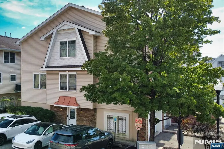 3 Doris Lane, Wallington, NJ 07057 - #2
