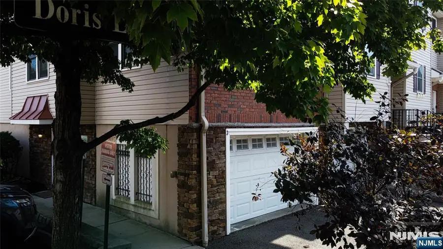 3 Doris Lane, Wallington, NJ 07057 - #3
