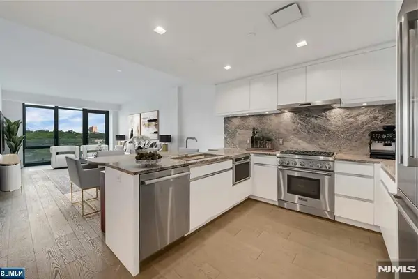 320 Adolphus Avenue 1004, Cliffside Park, NJ 07010