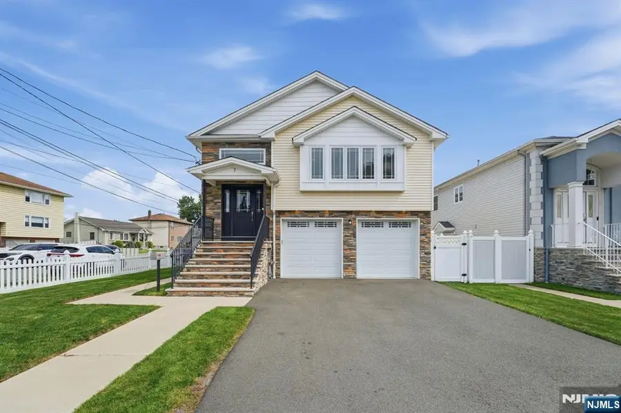 7 Grant Street, Elmwood Park, NJ 07407 - #2