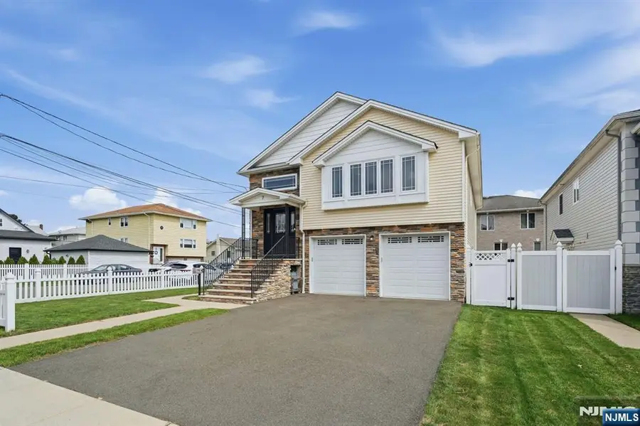 7 Grant Street, Elmwood Park, NJ 07407 - #3