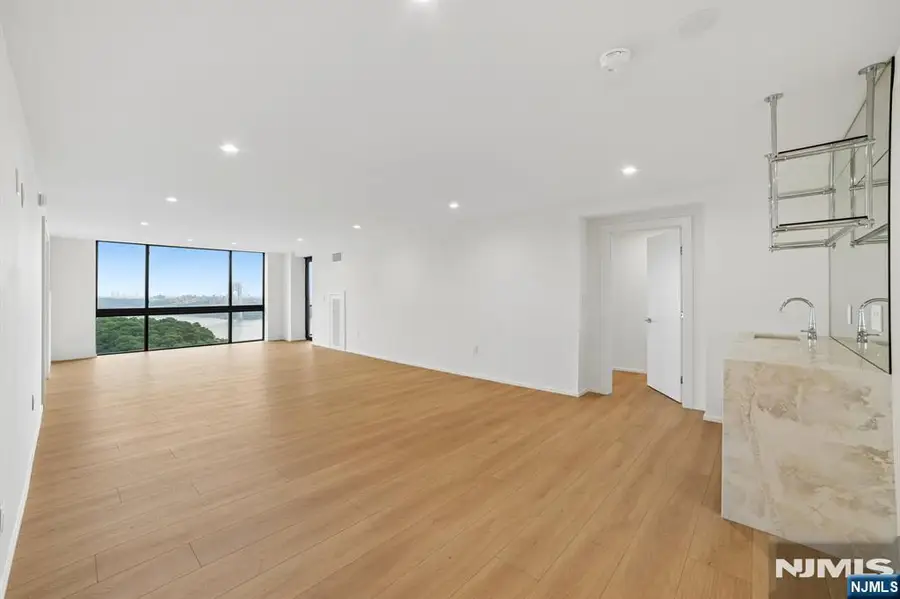 1512 Palisade Avenue 16G, Fort Lee, NJ 07024 - #3