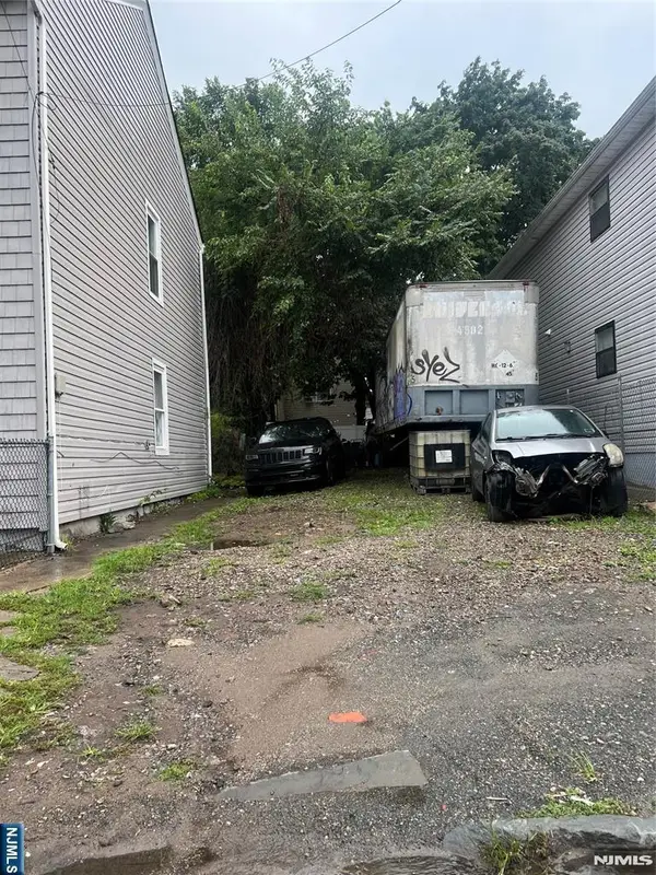 114 E Holsman Street, Paterson, NJ 07522