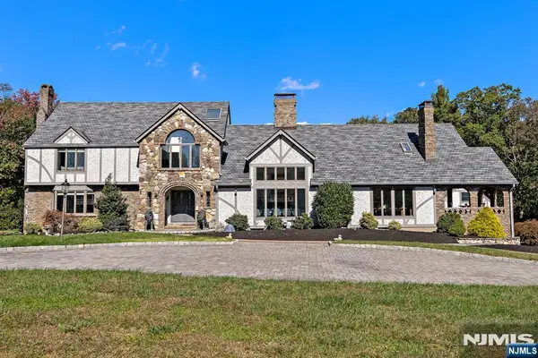7 Christopher Place, Saddle River, NJ 07458