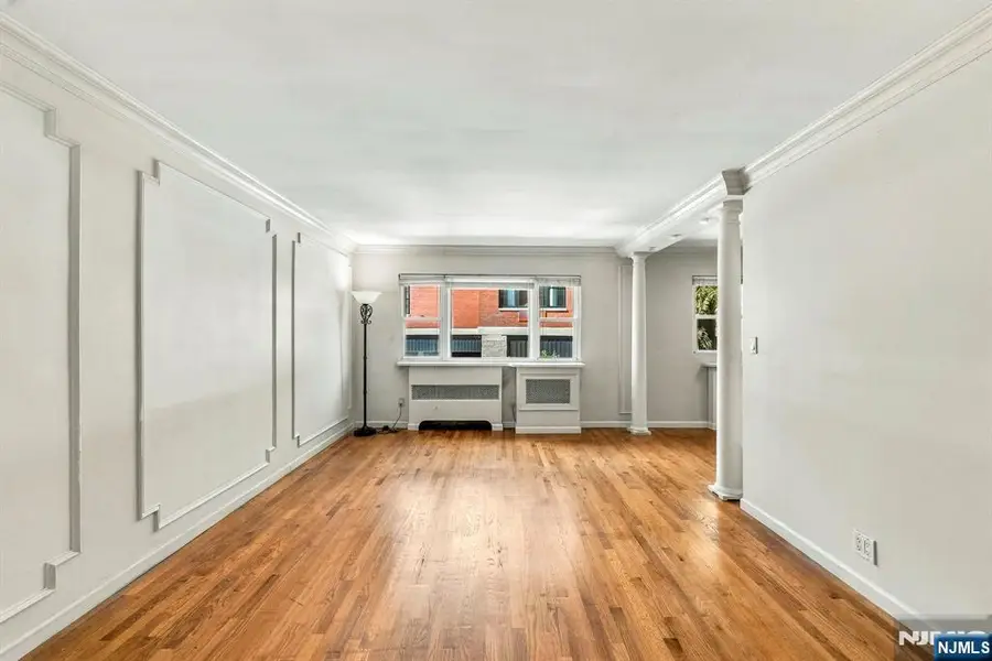 201 Oakdene Place E2, Cliffside Park, NJ 07010 - #3