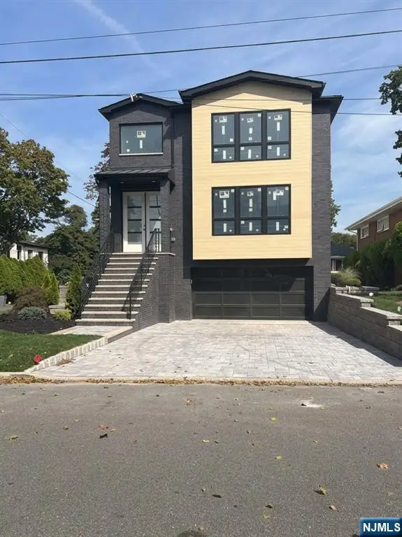 11 Rossett Street, Englewood Cliffs, NJ 07632 - #2