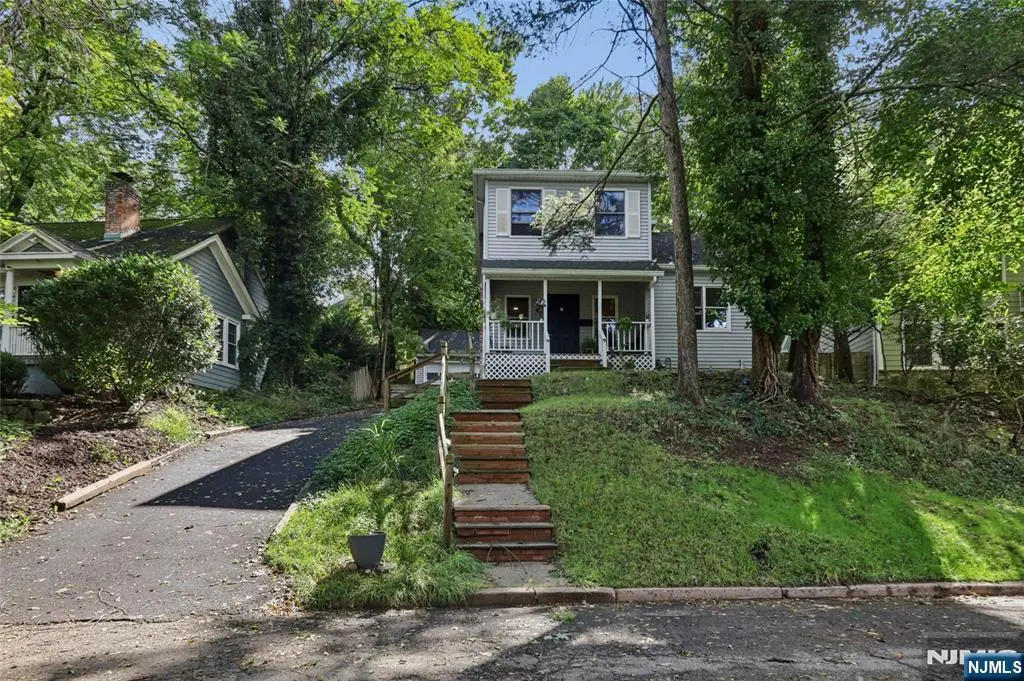 6 Valley Place, Tenafly, NJ 07670 - #1