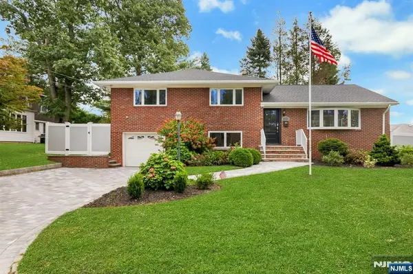 11 Raymond Street, Englewood Cliffs, NJ 07632