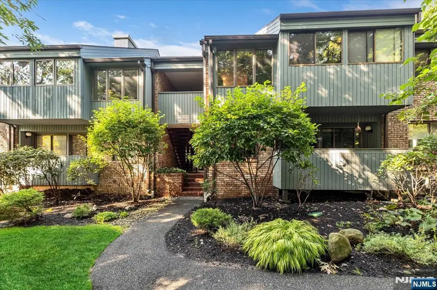 132 Indian Hollow Court, Mahwah, NJ 07430 - #3