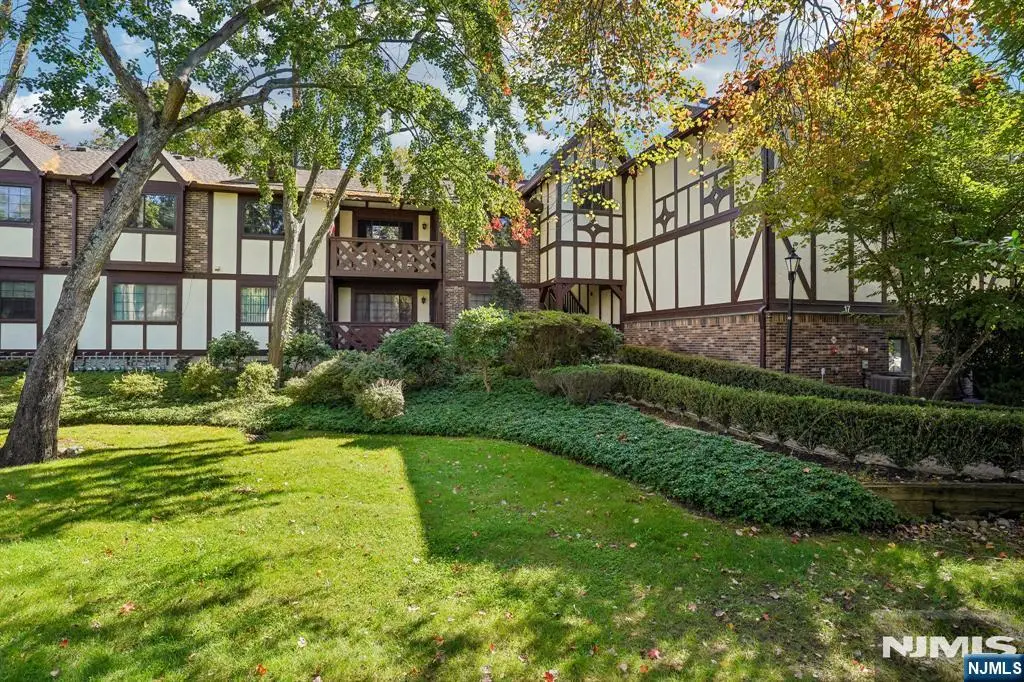 1714 Faulkner Court 1714, Mahwah, NJ 07430 - #1