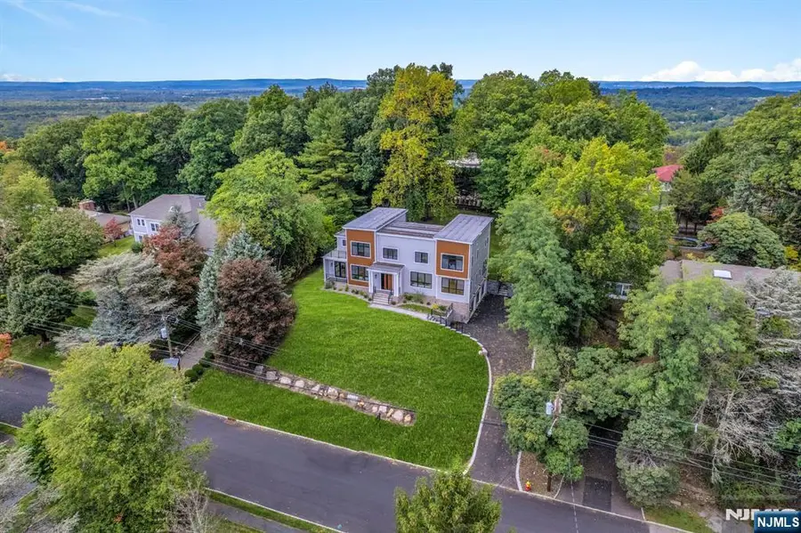 8 Fordham Road, Livingston, NJ 07039 - #3