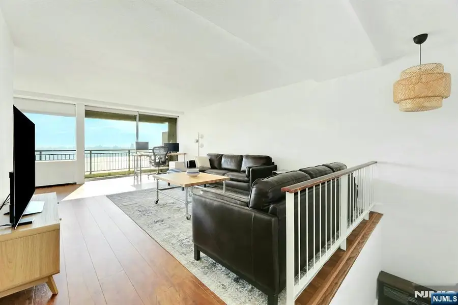 4 Horizon Road 1027, Fort Lee, NJ 07024 - #2