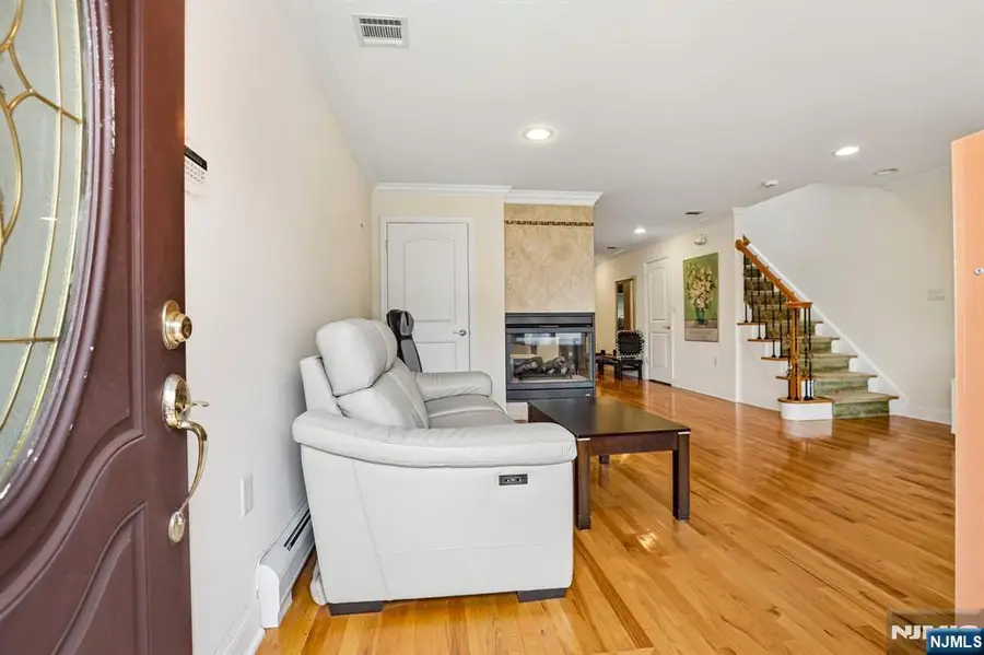 696 West End Avenue 2, Cliffside Park, NJ 07010 - #3