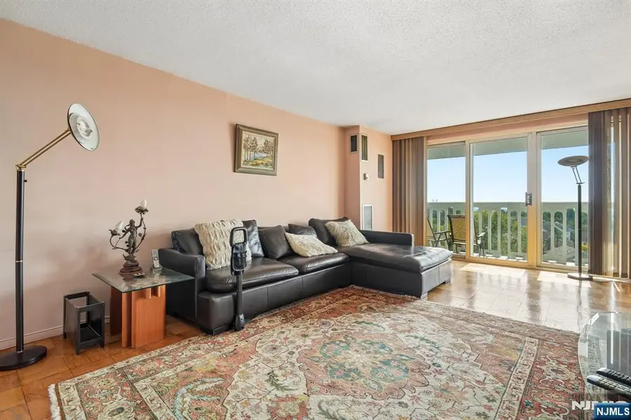 555 North Avenue 10-G, Fort Lee, NJ 07024 - #2