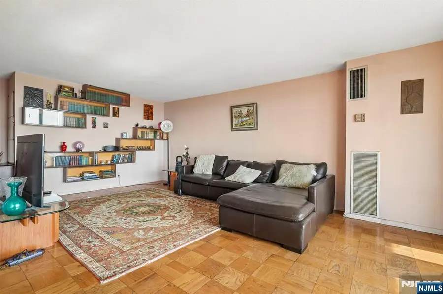 555 North Avenue 10-G, Fort Lee, NJ 07024 - #3