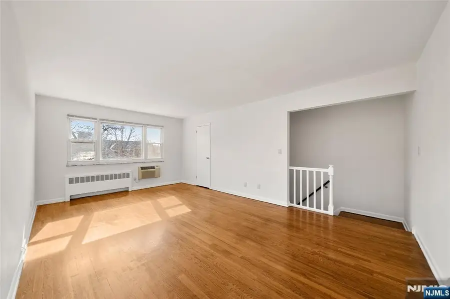 201 Oakdene Place C2, Cliffside Park, NJ 07010 - #3