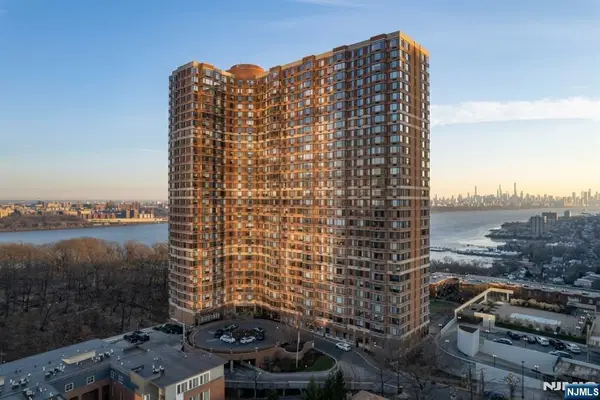 100 Old Palisade Road 1801, Fort Lee, NJ 07024