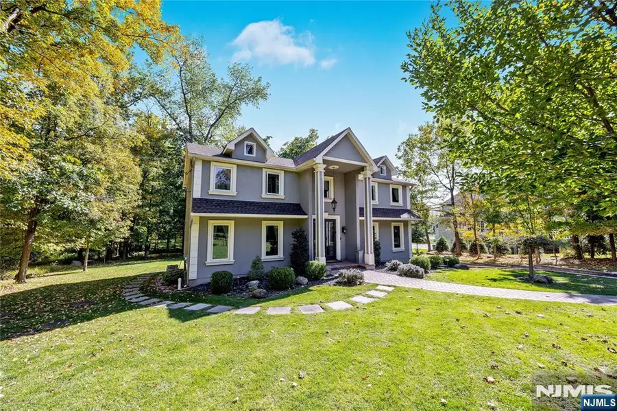 34 Carlough Road, Upper Saddle River, NJ 07458 - #2