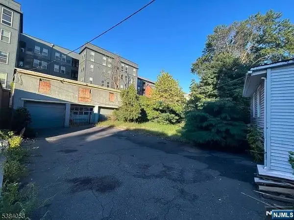 15 2nd Street, Essex Fells, NJ 07079