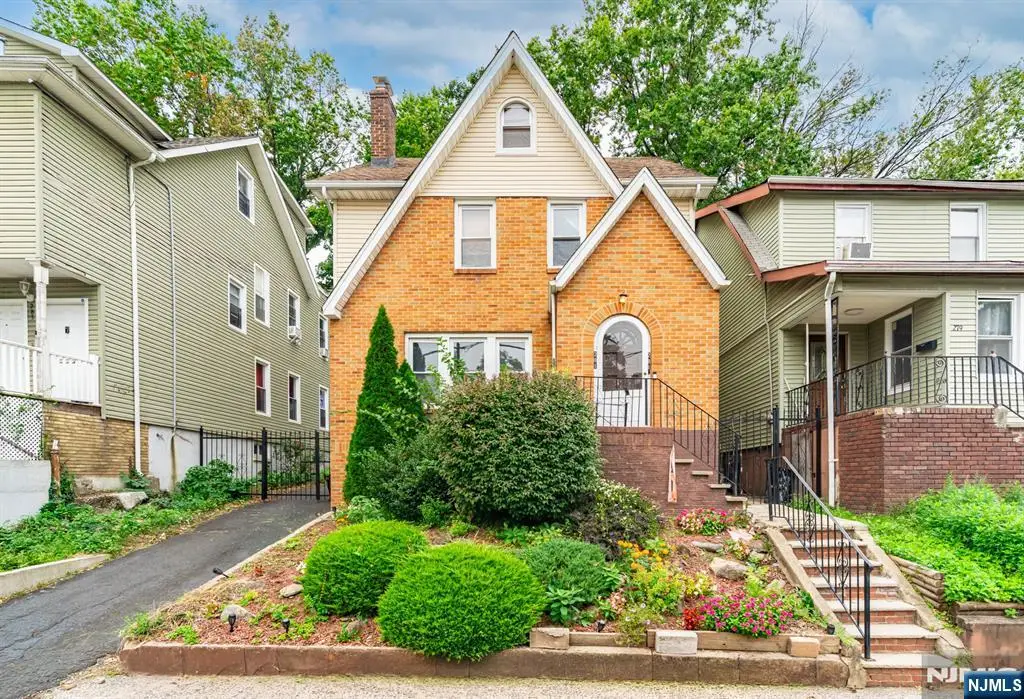 281 Smith Street, Newark, NJ 07106 - #1