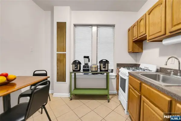 523-525 34th Street, Union City, NJ 07087