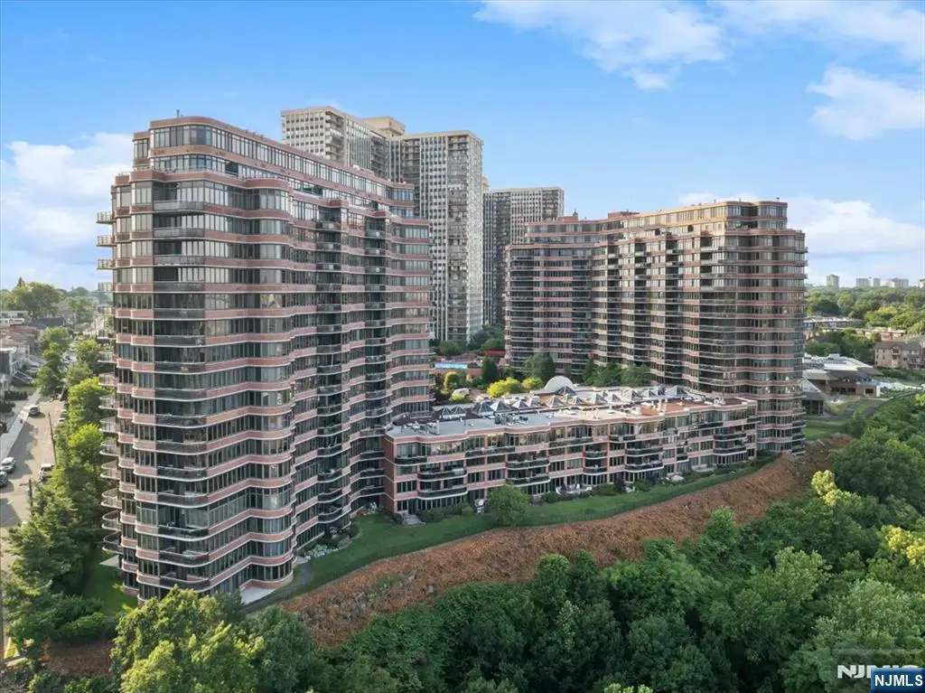 100 Carlyle Drive VG6, Cliffside Park, NJ 07010 - #1