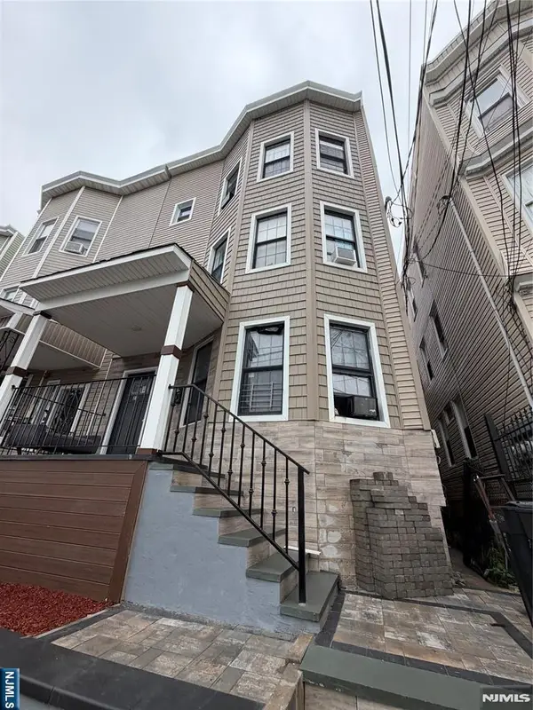 22 17th Avenue, Paterson, NJ 07501