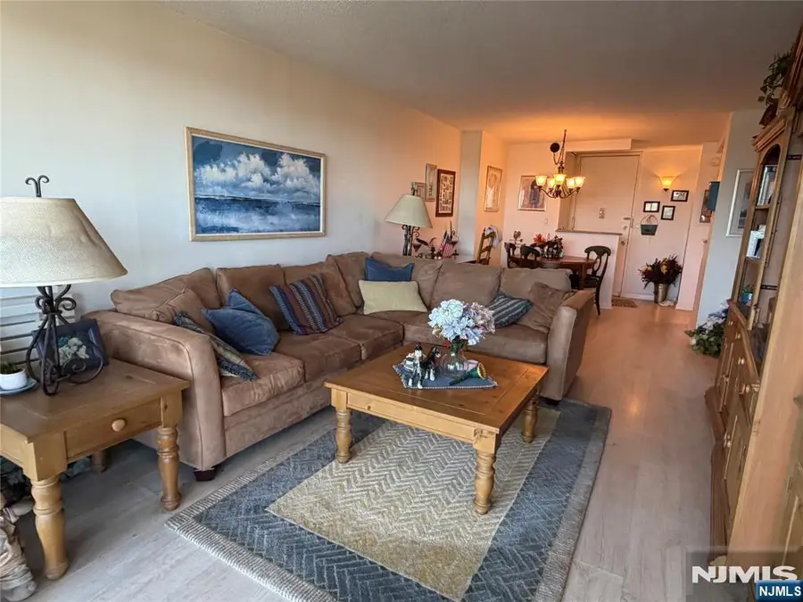 555 North Avenue 11A, Fort Lee, NJ 07024 - #2