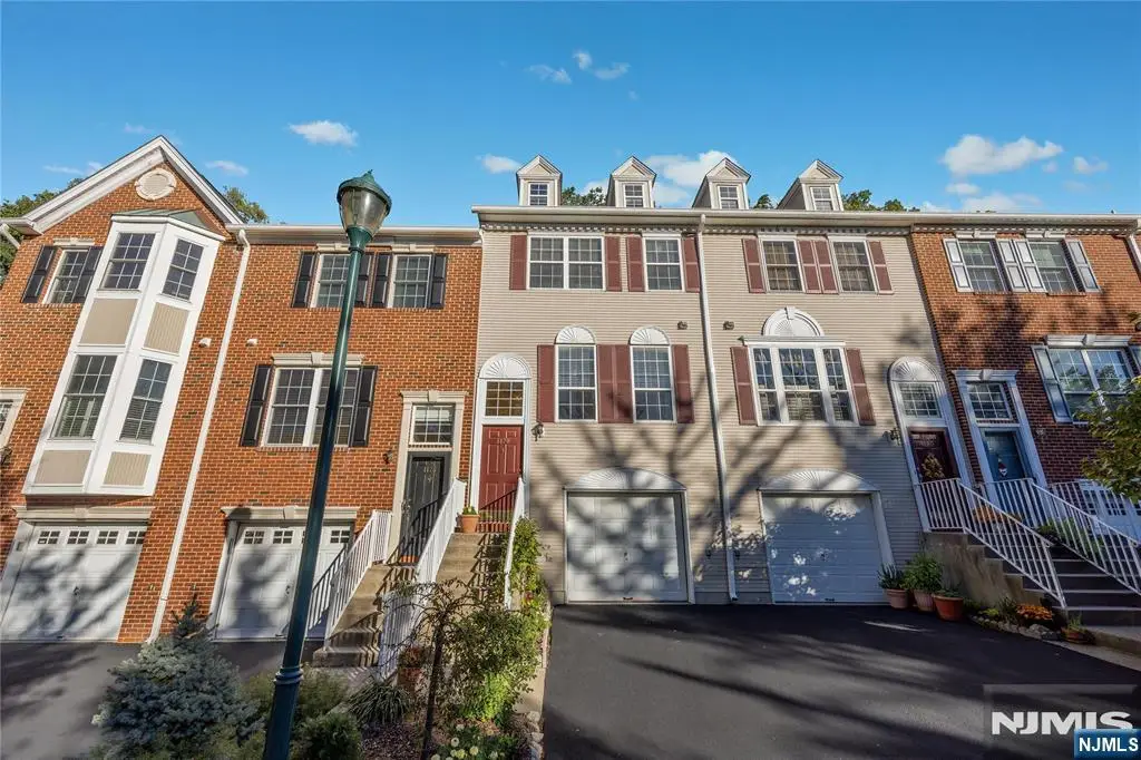 1179 Chedworth Circle, Mahwah, NJ 07430 - #1