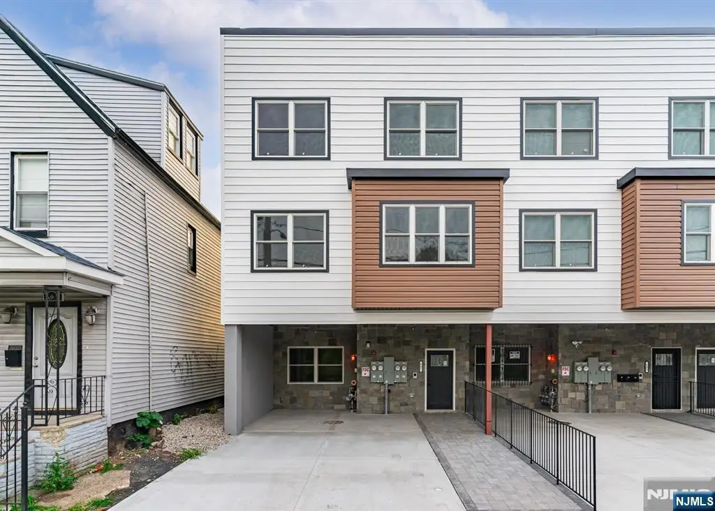 647 S 10th Street, Newark, NJ 07108 - #1