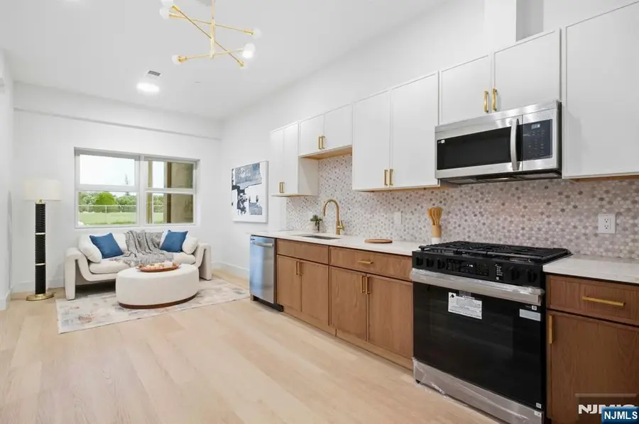 647 S 10th Street, Newark, NJ 07108 - #3