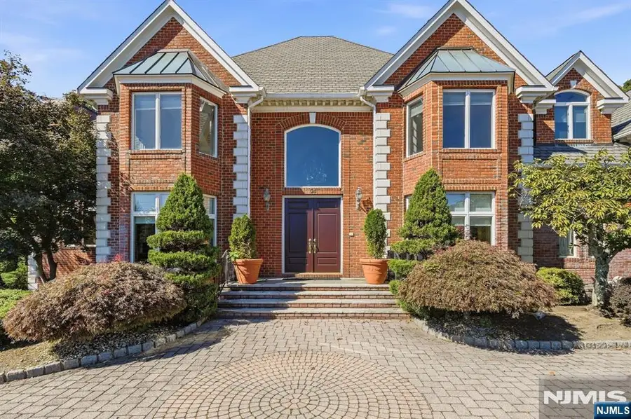 54 Burnet Hill Road, Livingston, NJ 07039 - #3