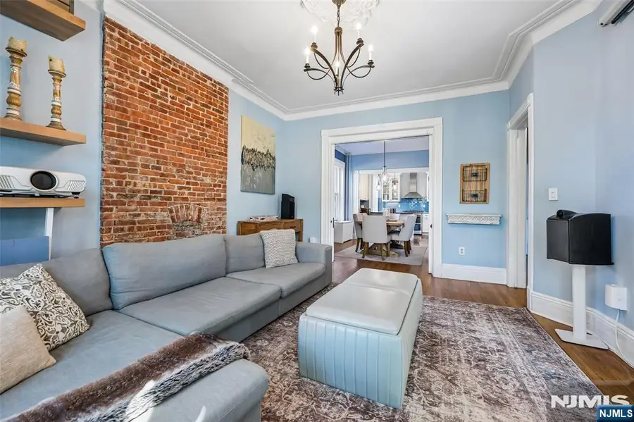 232 Montgomery Street 3, Jersey City, NJ 07302 - #3