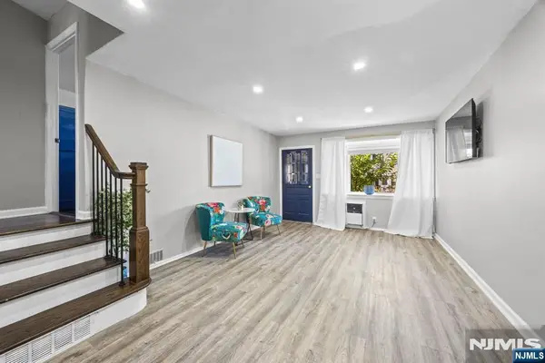 4 Parkside Lane, Bayonne, NJ 07002