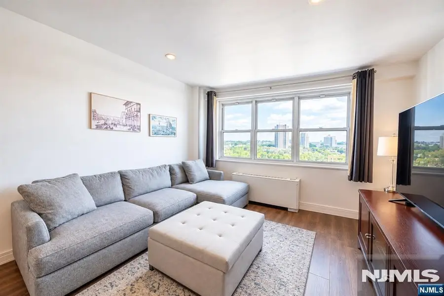 7100 JFK Blvd E 11R, Guttenberg, NJ 07093 - #3